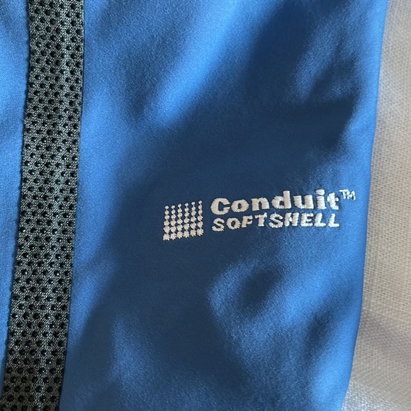 Women’s Mountain Hardwear Jacket - Picture 2 of 10